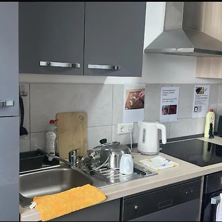 Zenger Homesharing לינה וארוחת בוקר *