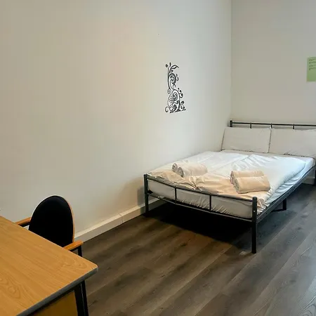 Zenger Homesharing לינה וארוחת בוקר