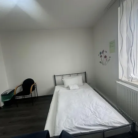 לינה וארוחת בוקר Zenger Homesharing *