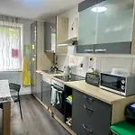 Zenger Homesharing לינה וארוחת בוקר